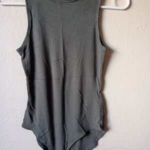 Forever 21 Gray Fitted Sleeveless Tank Top